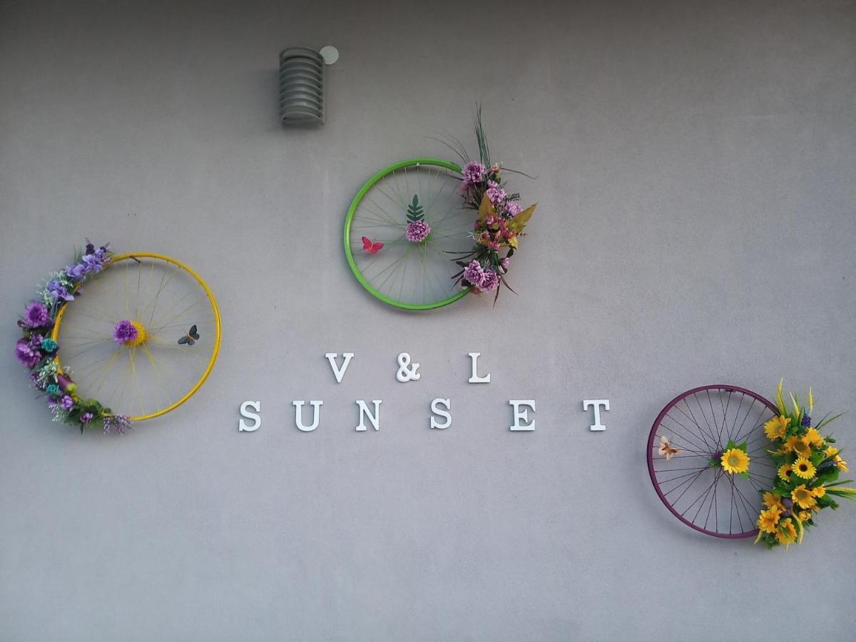ヨアニナ V&L Sunsetヴィラ エクステリア 写真